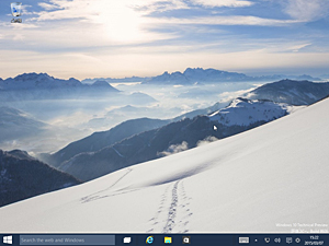 Windows 10のデスクトップ。Windows 10では、起動直後にデスクトップが表示されます。